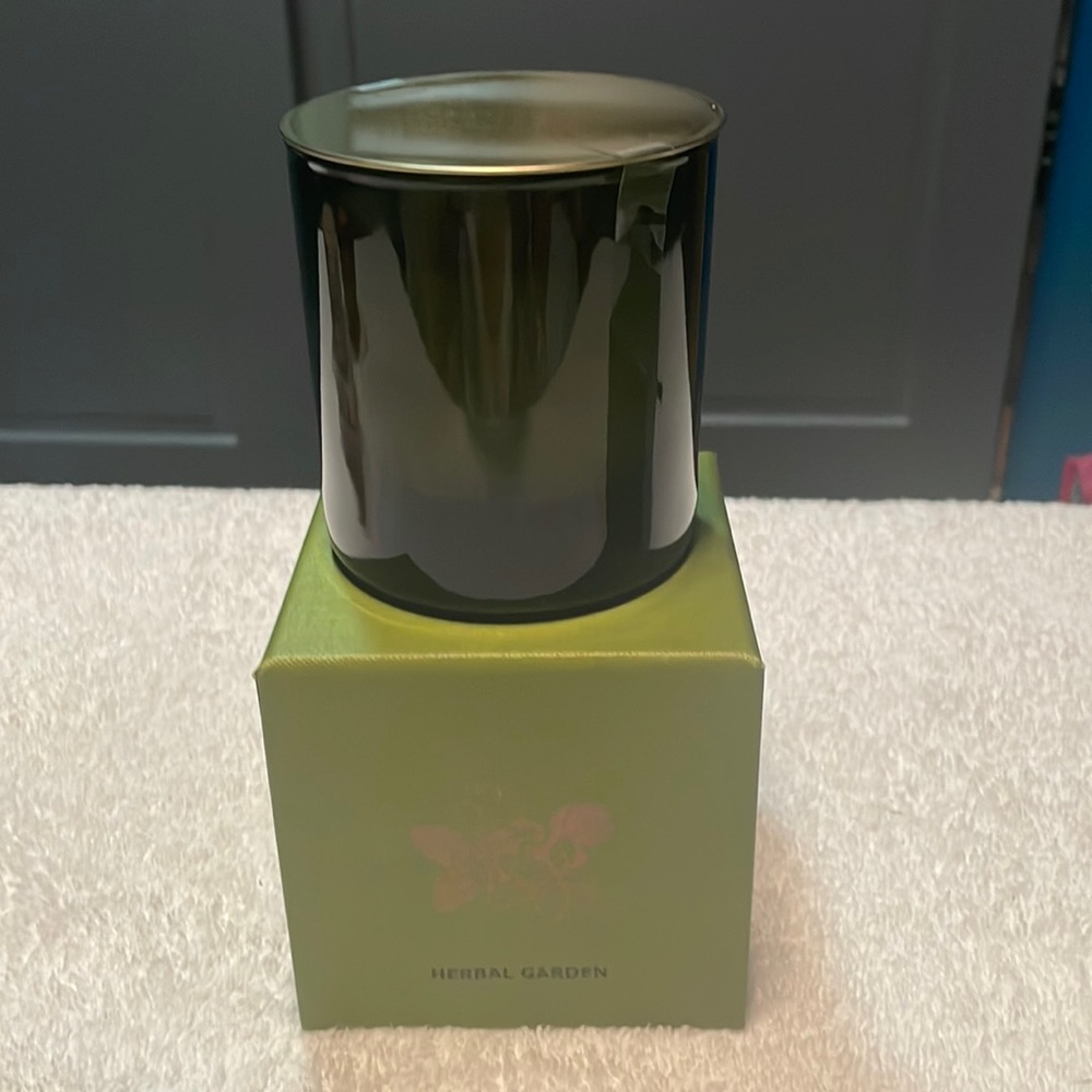 SALE: Herbal Garden green candle in glass jar. New in box.